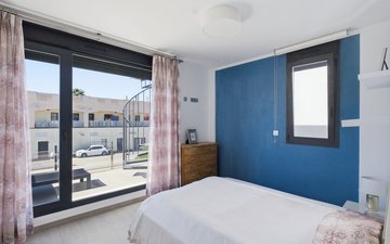 Property slide 25