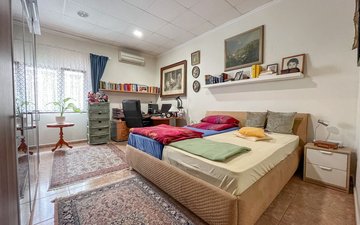 Property slide 25