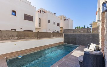 Property slide 44