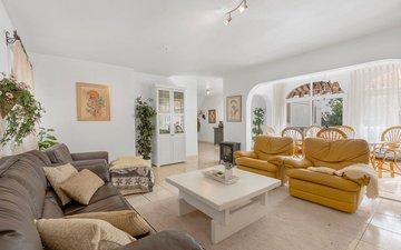 Property slide 10