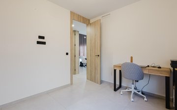 Property slide 25