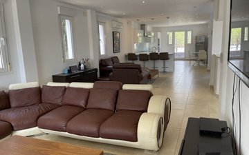 Property slide 10