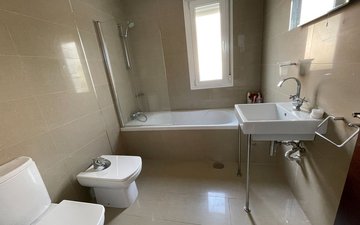 Property slide 32