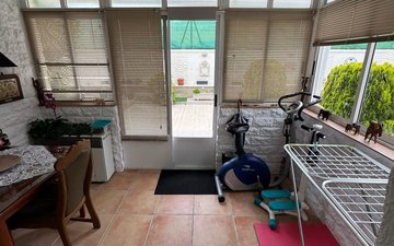 Property slide 21