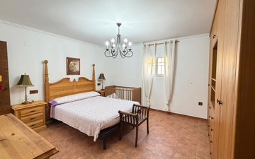 Property slide 32
