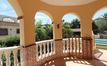 Property slide 32