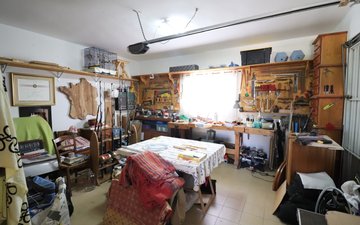 Property slide 25