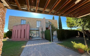 Property slide 22