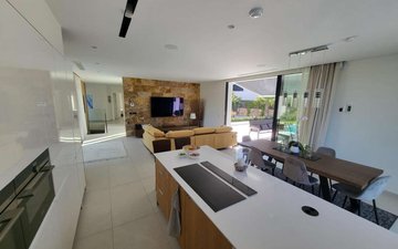 Property slide 10
