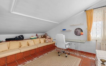 Property slide 44