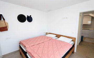 Property slide 22