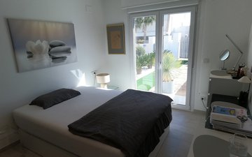Property slide 22