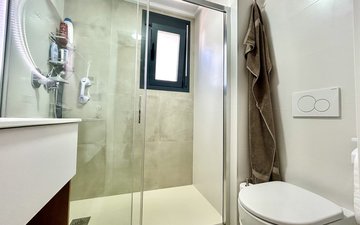Property slide 21