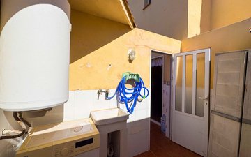 Property slide 32