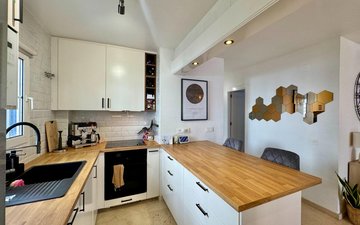Property slide 14