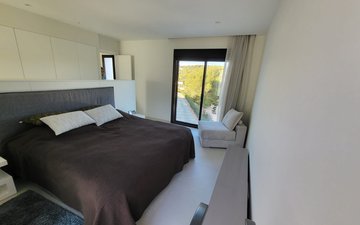 Property slide 19
