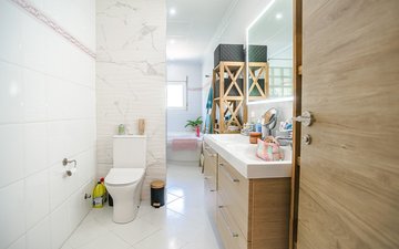 Property slide 21