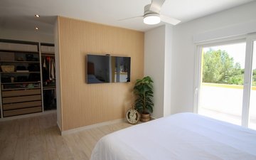 Property slide 20