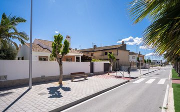 Property slide 32