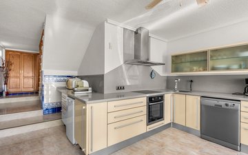Property slide 22