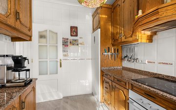 Property slide 16