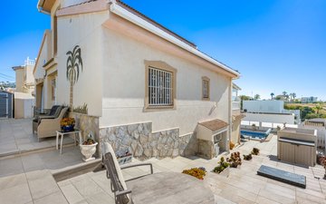Property slide 40