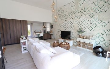 Property slide 10