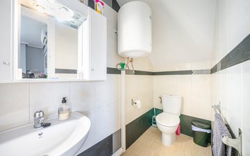 Property slide 16