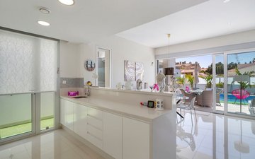 Property slide 21