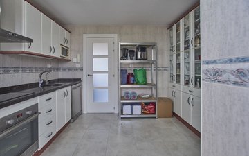Property slide 32