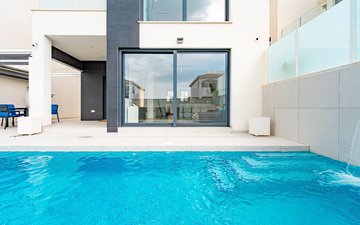 Property slide 25