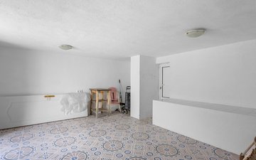 Property slide 25