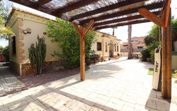 Property slide 32