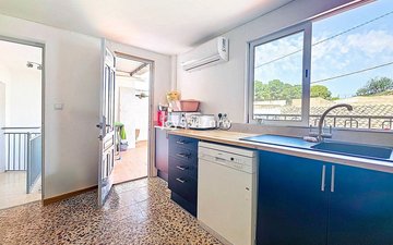 Property slide 16