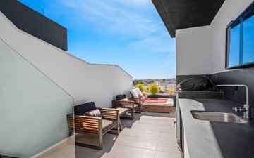 Property slide 32