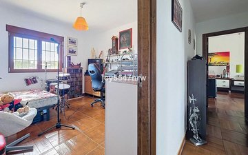 Property slide 16