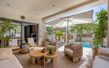 Property slide 10
