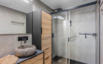 Property slide 32