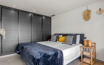 Property slide 44