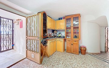 Property slide 19