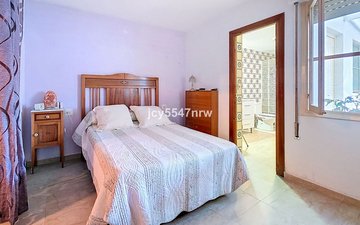 Property slide 40