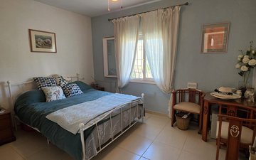 Property slide 16