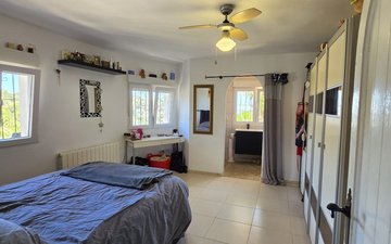 Property slide 31