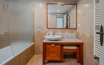 Property slide 32
