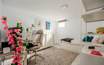 Property slide 44