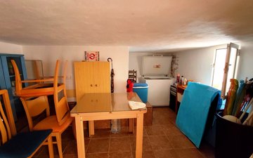 Property slide 32