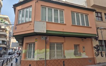 Property slide 32