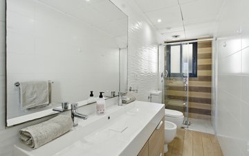 Property slide 16