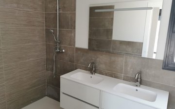Property slide 10