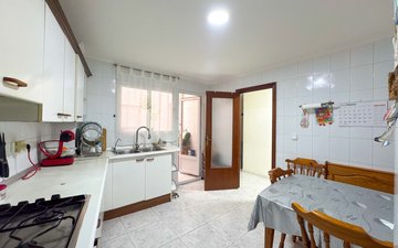 Property slide 32